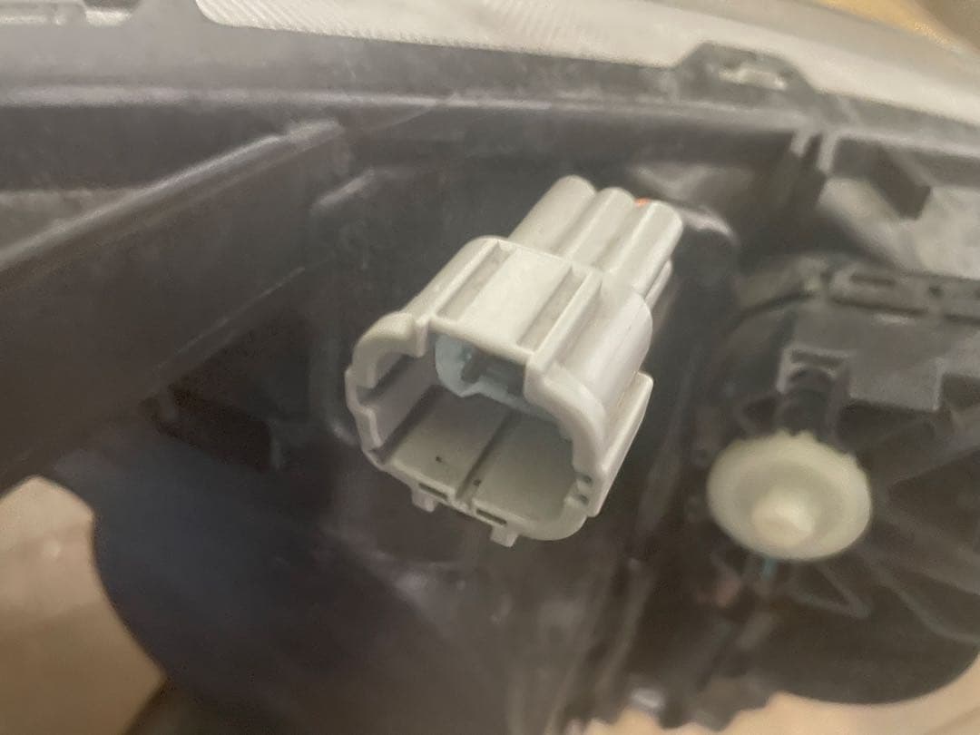 値下げ！　日産　ノート　E12 LEDヘッドライト左右