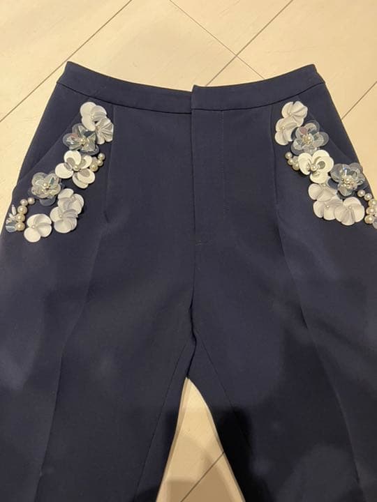 完売　chesty ポケットビジュー付パンツ　ネイビー