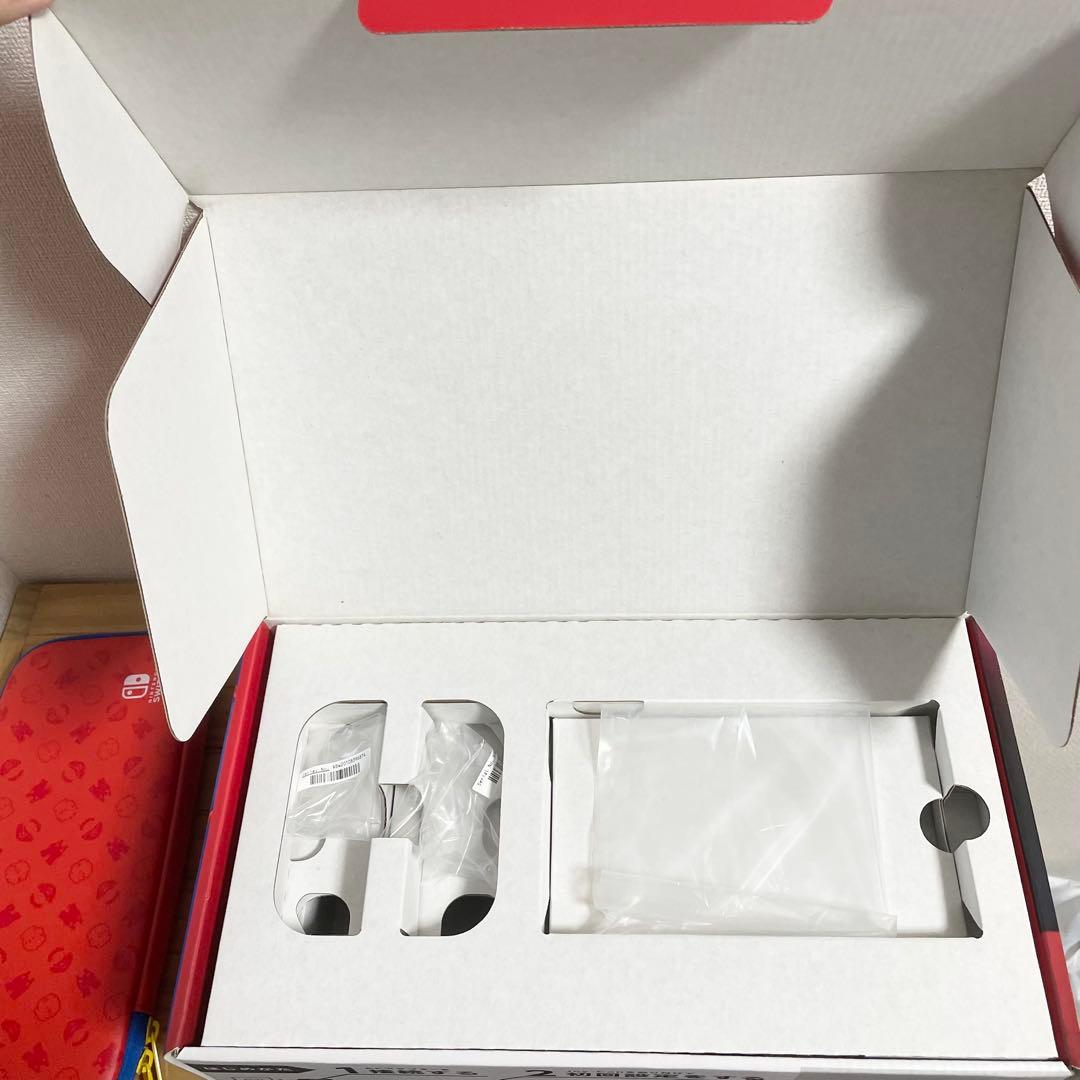 【極美品】Nintendo Switch マリオレッド×ブルー 保護フィルム付き