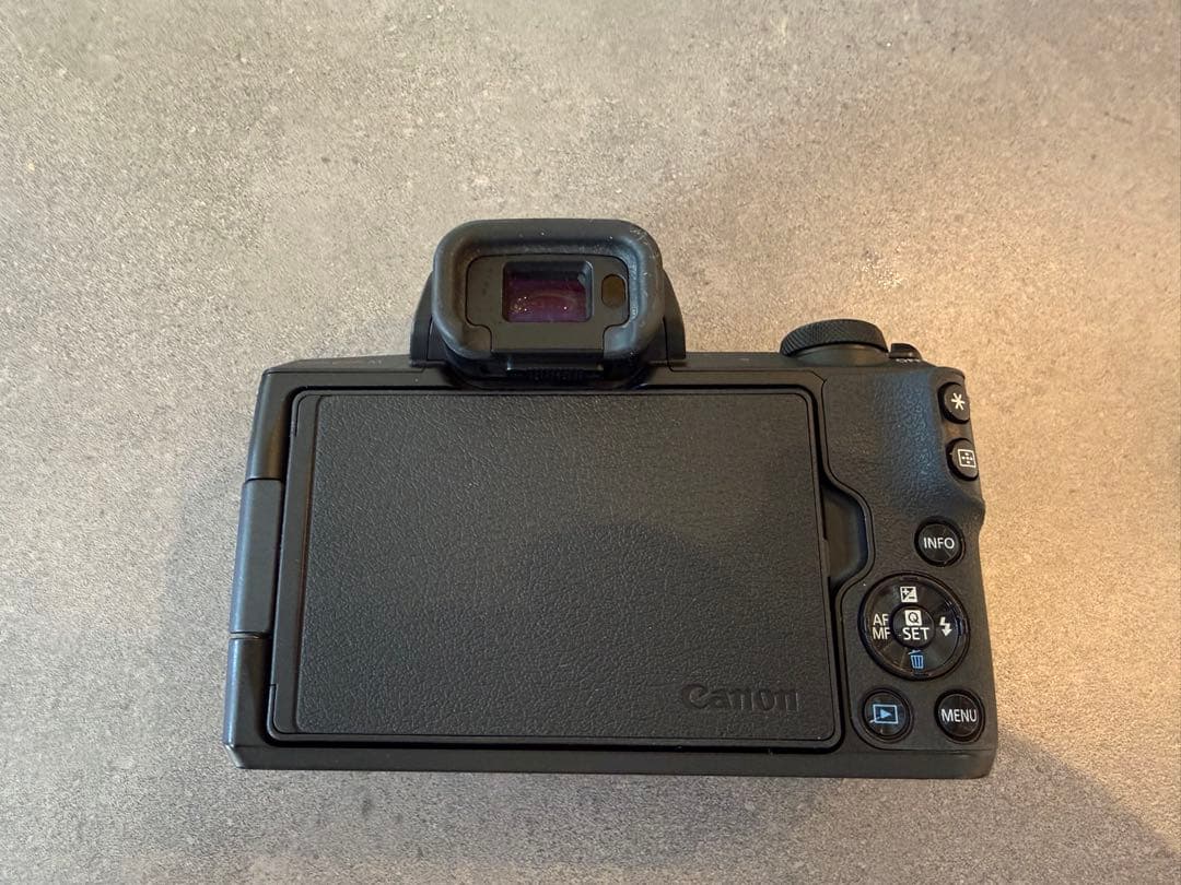 Canon ミラーレス一眼カメラ EOS Kiss M