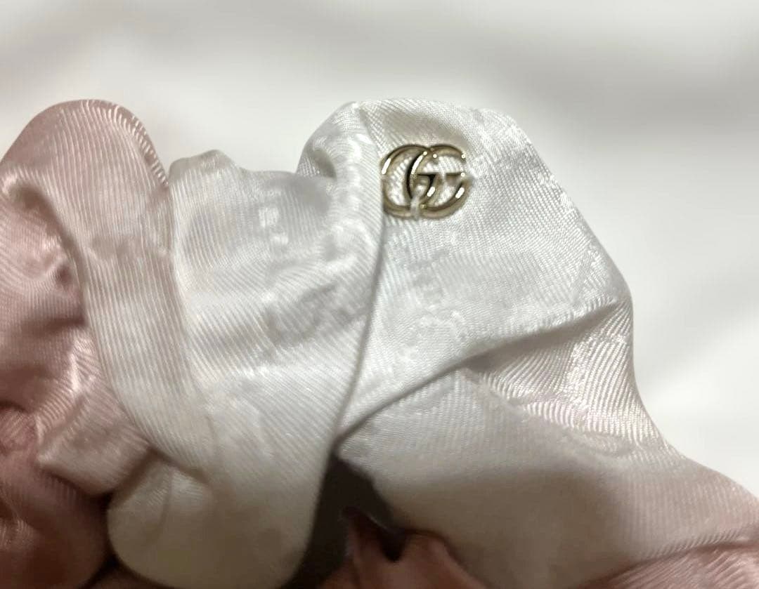 ☆ほぼ未使用☆GUCCI GGシルクジャガードシュシュ　ローズグラデーション