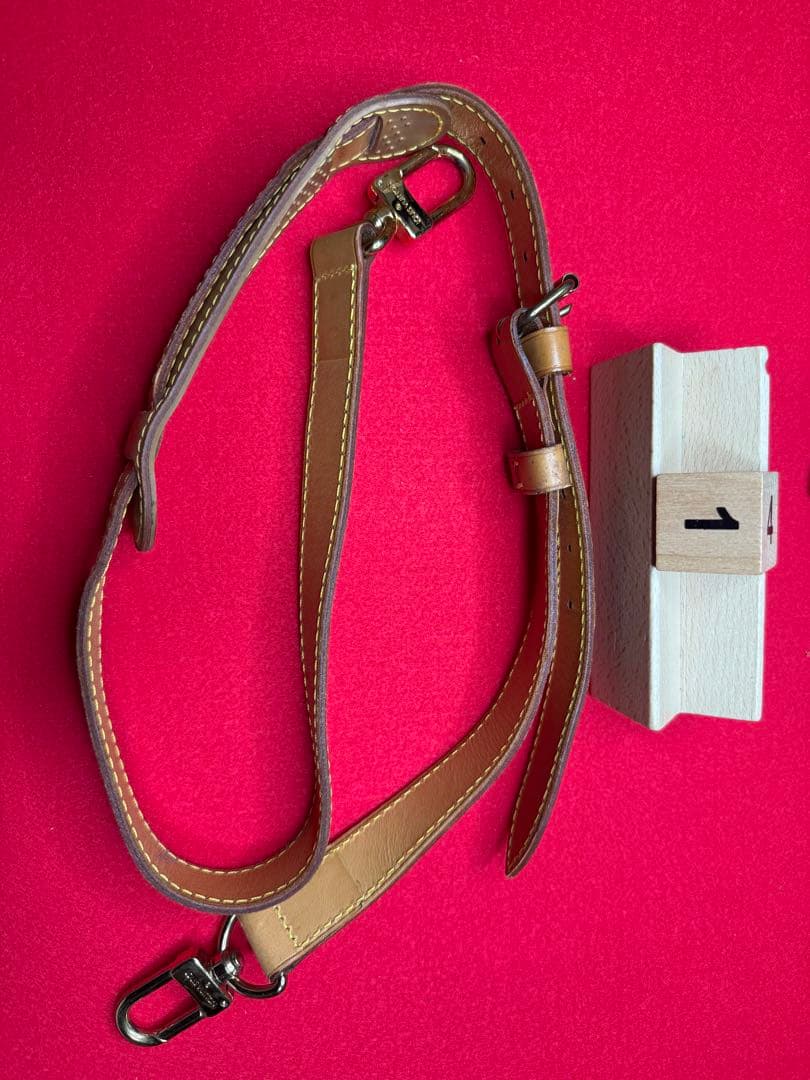 ルイヴィトン　ショルダーストラップ　ヌメ革　ゴールド金具　10段階調節