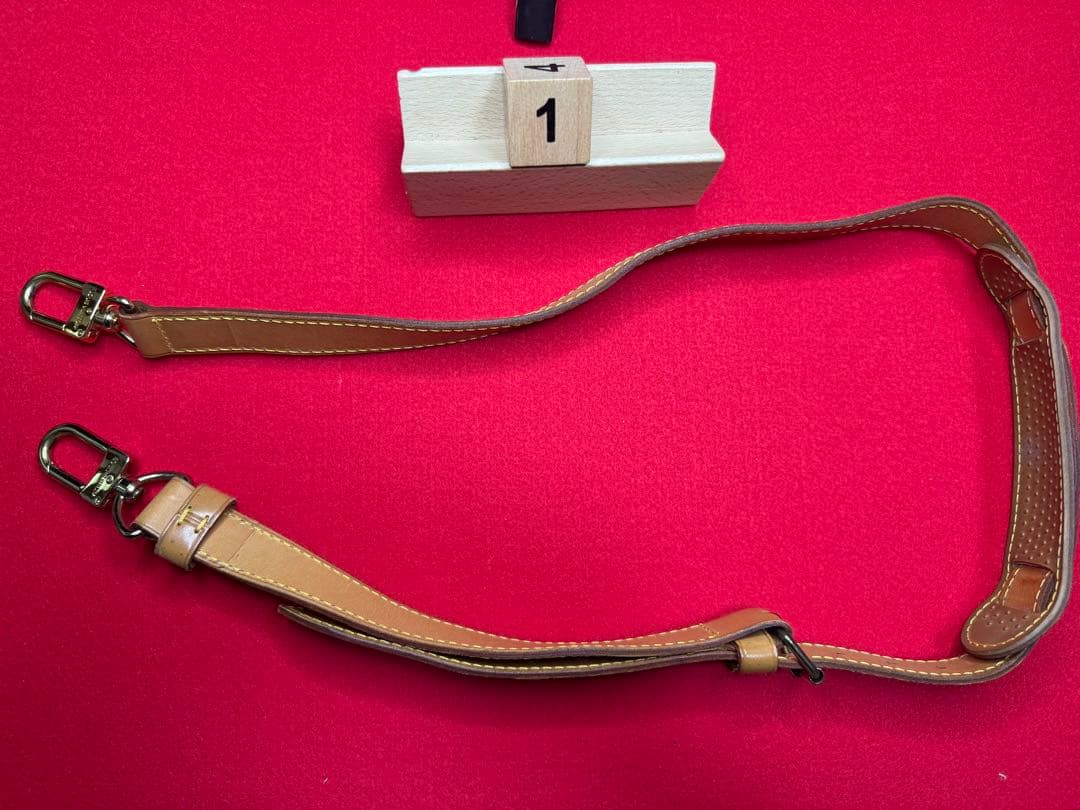 ルイヴィトン　ショルダーストラップ　ヌメ革　ゴールド金具　10段階調節