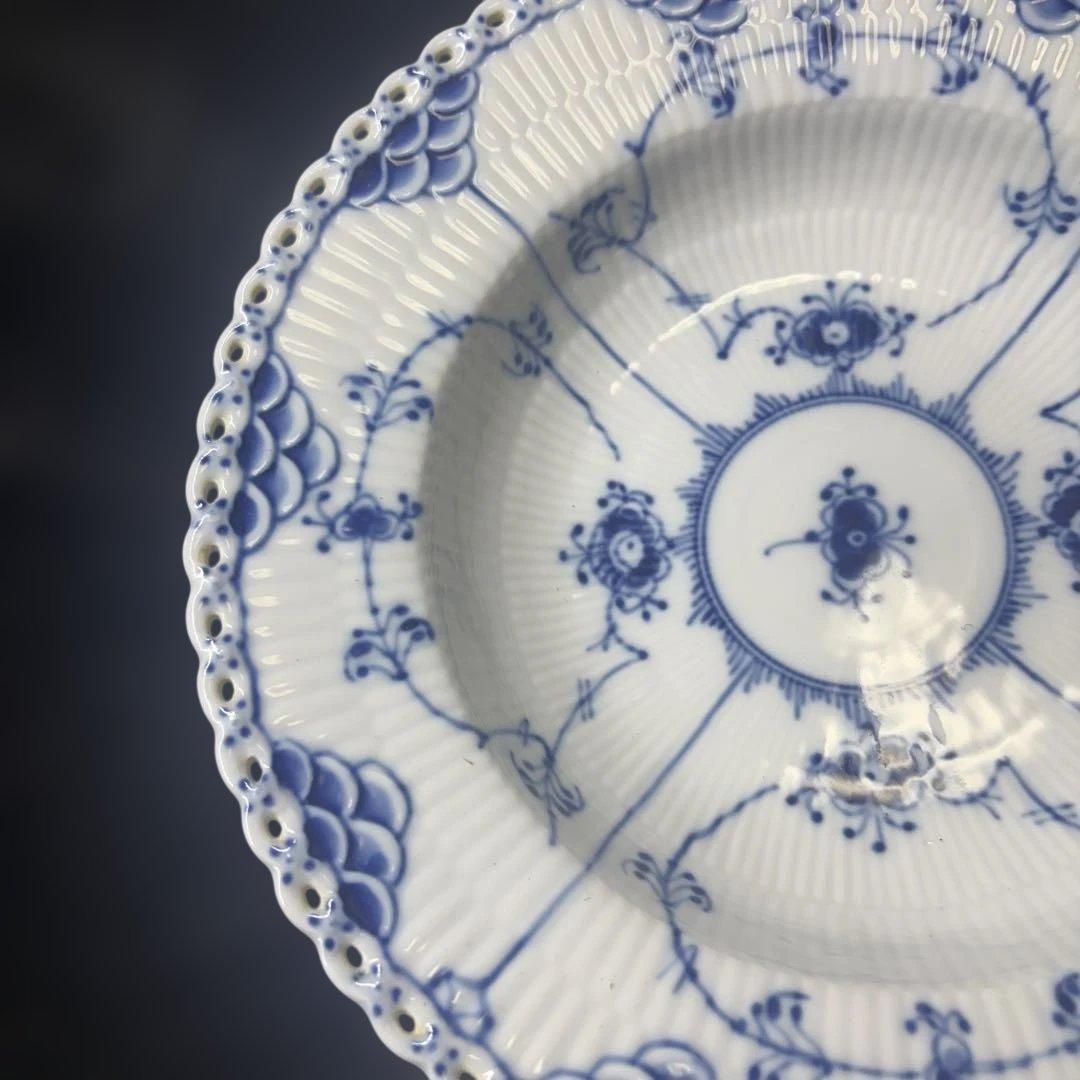 ド*ろ様 ブルーフルーテッド フルレース ディーププレート