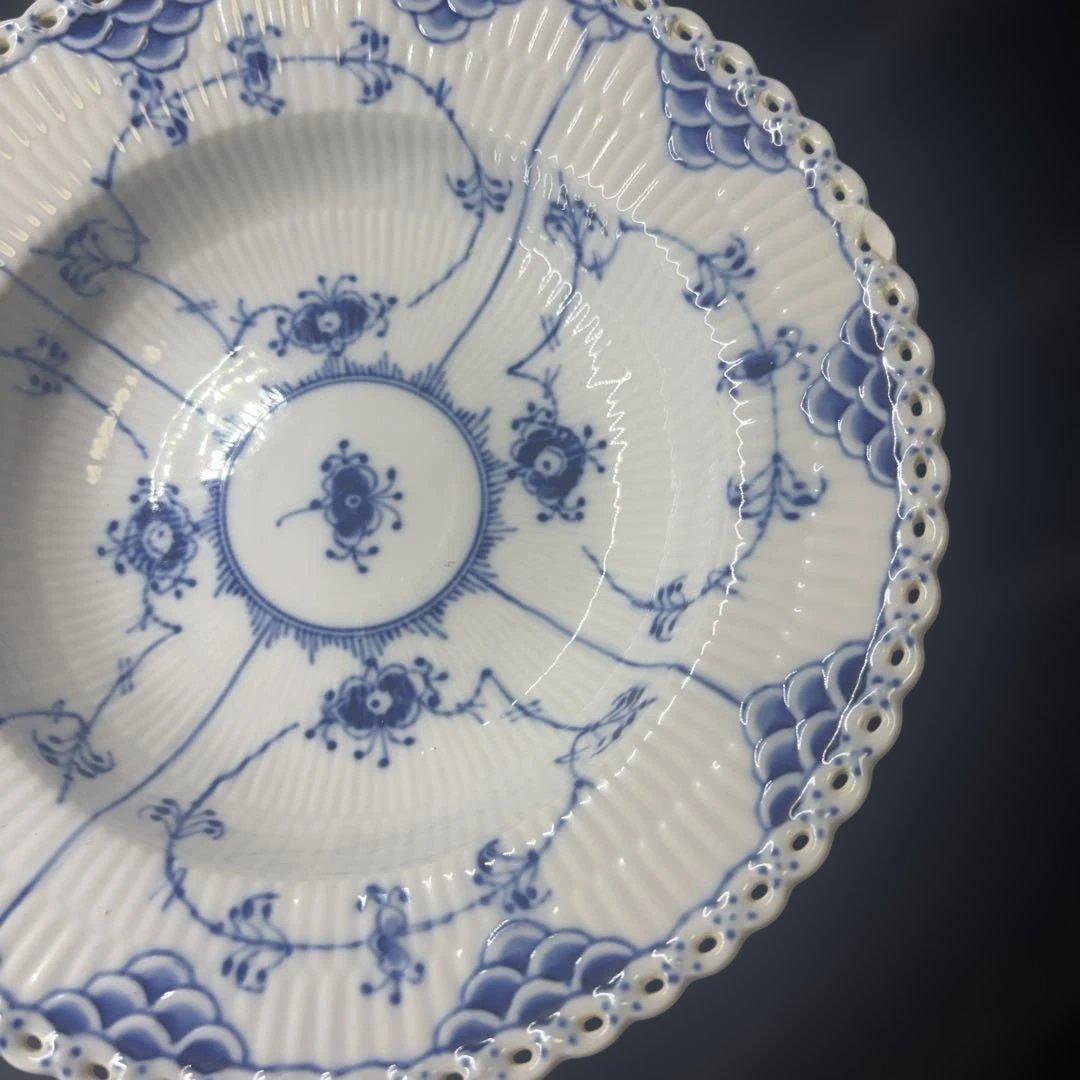 ド*ろ様 ブルーフルーテッド フルレース ディーププレート