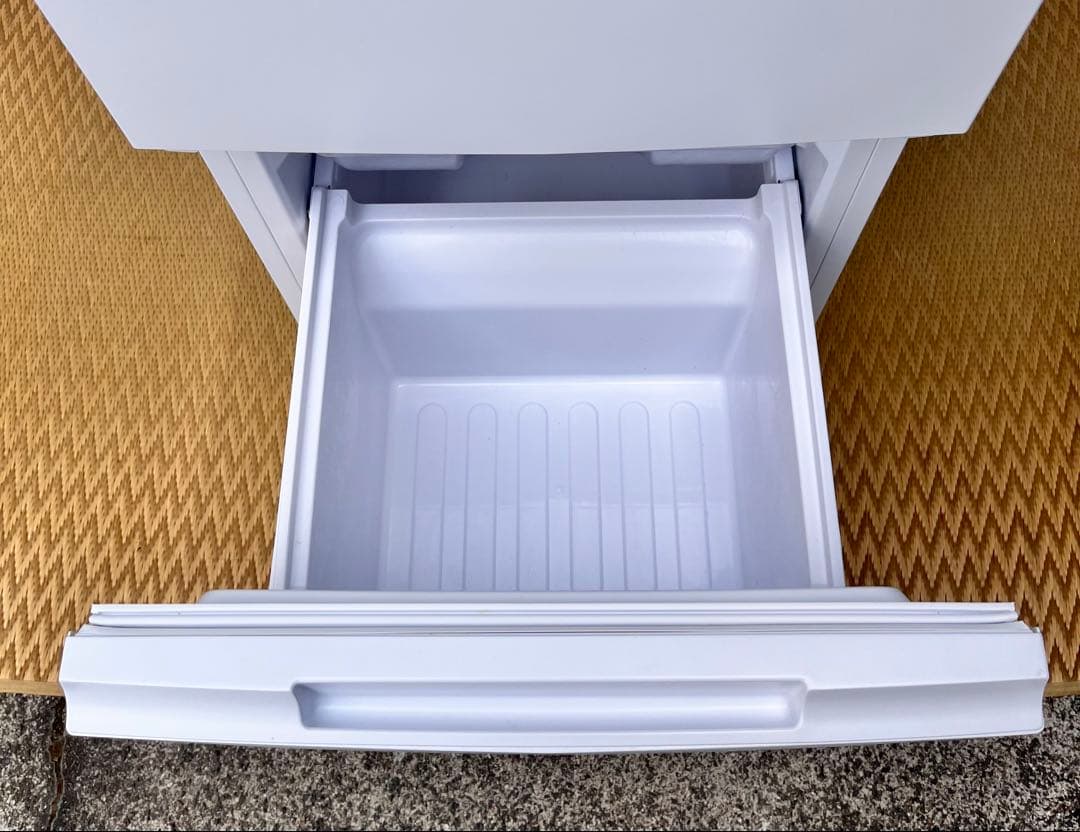 ③【中古美品】23年製シャープノンフロン冷凍冷蔵庫 SJ-D15J-W 152L