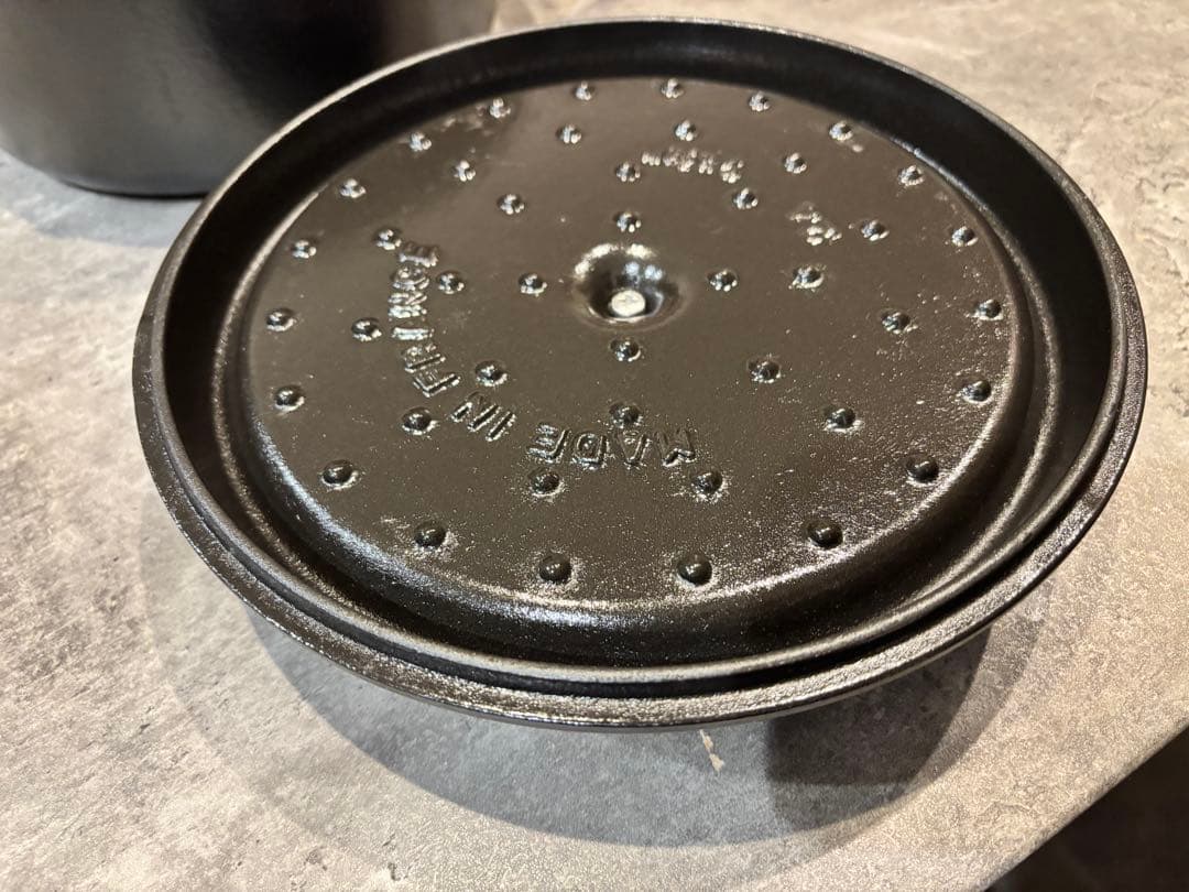 ストウブ　ストゥブ　24cm クロ　ココット　翌日発送