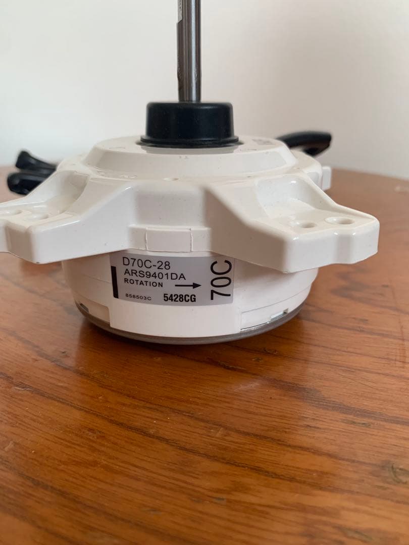 ダイキン 純正 エアコン 室外機用ファンモータD70C-28 ARS9401DA