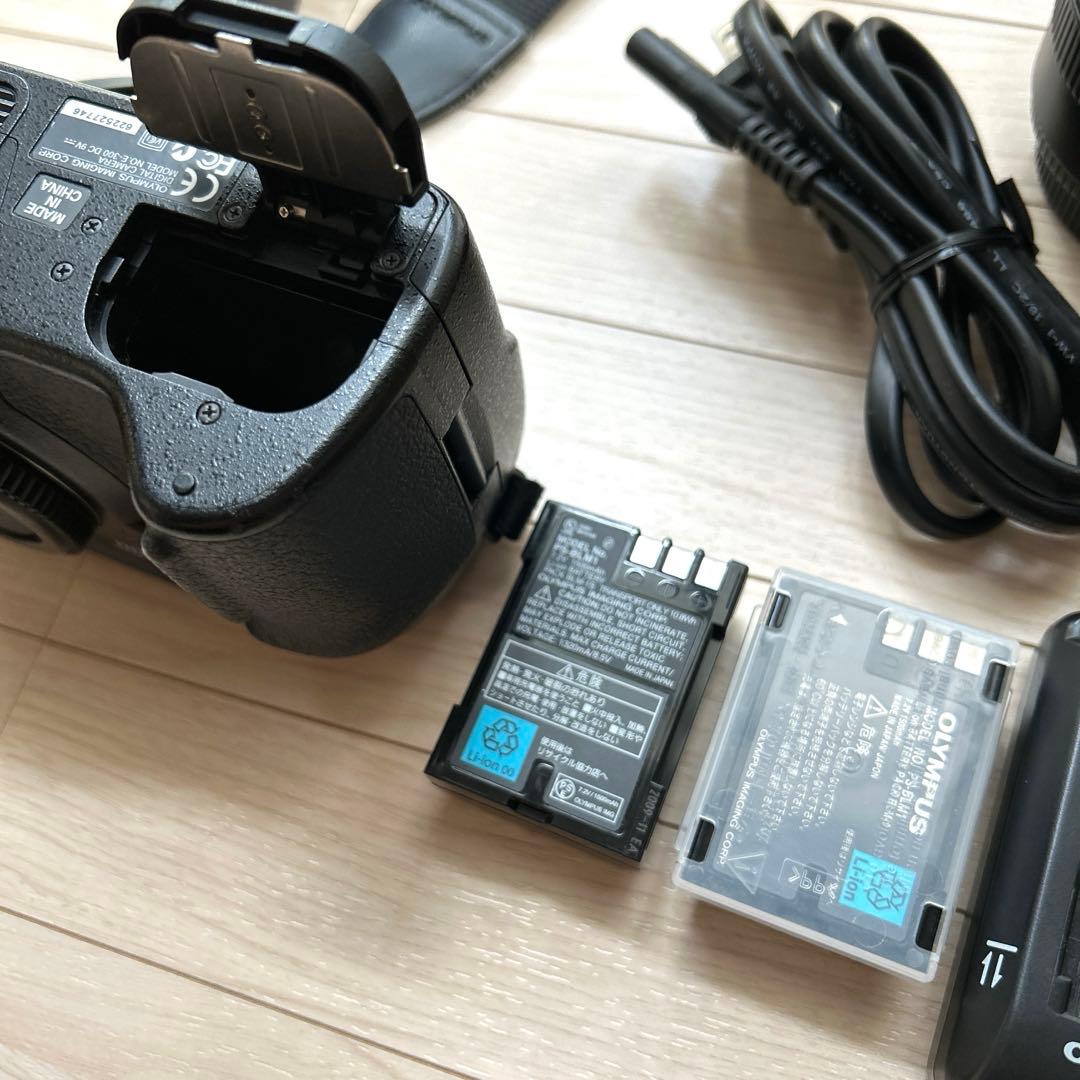 美品 OLYMPUS E-300 ダブルレンズセット カード付 一眼レフカメラ