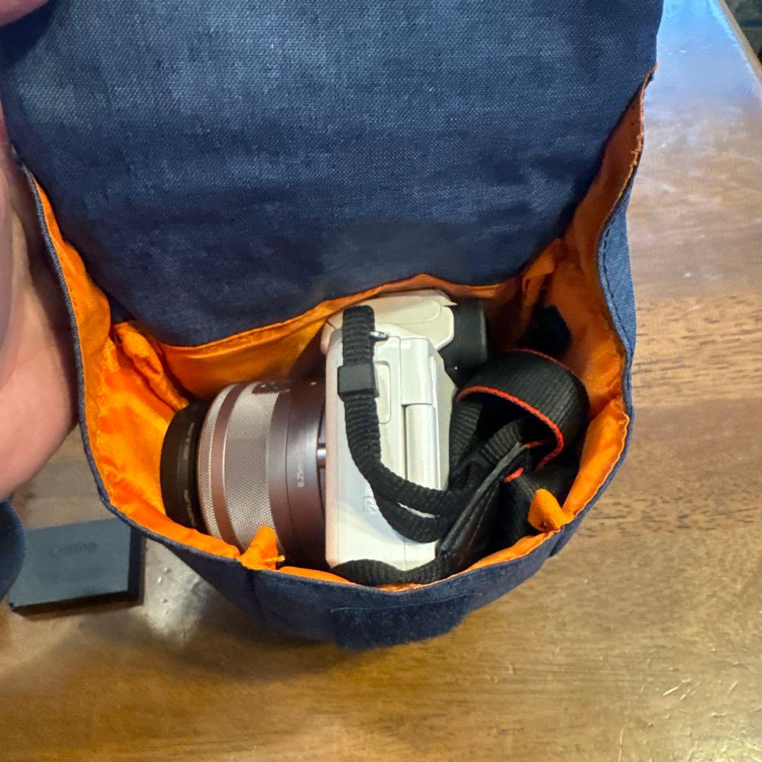 Canon EOS Kiss M ホワイト 本体と付属品