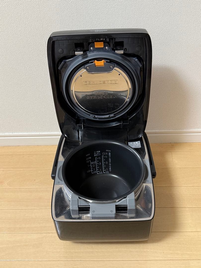 象印 5.5合炊飯器 炎舞炊き NW-KB10