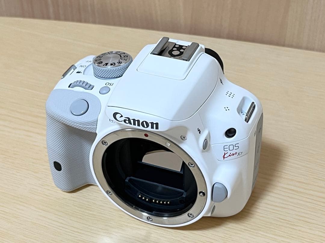 Canon EOS Kiss X7 限定ホワイト(レンズ付)