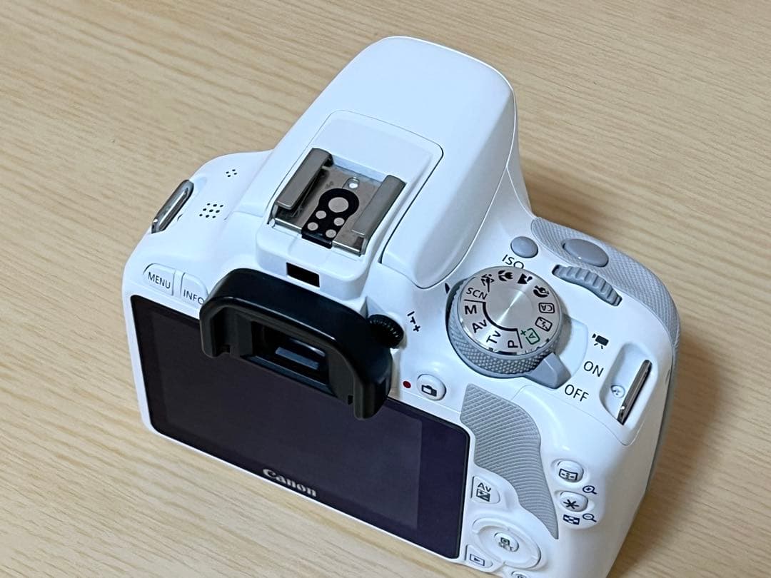 Canon EOS Kiss X7 限定ホワイト(レンズ付)