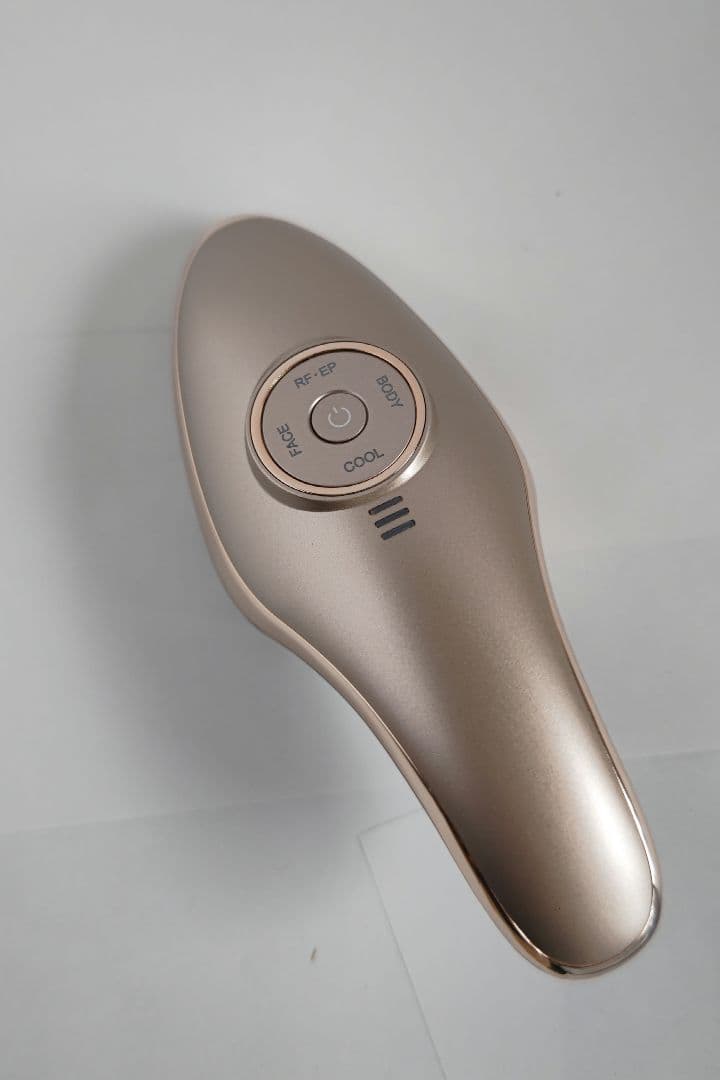 IKKOプロデュース　MEラボンエクラ　美顔器