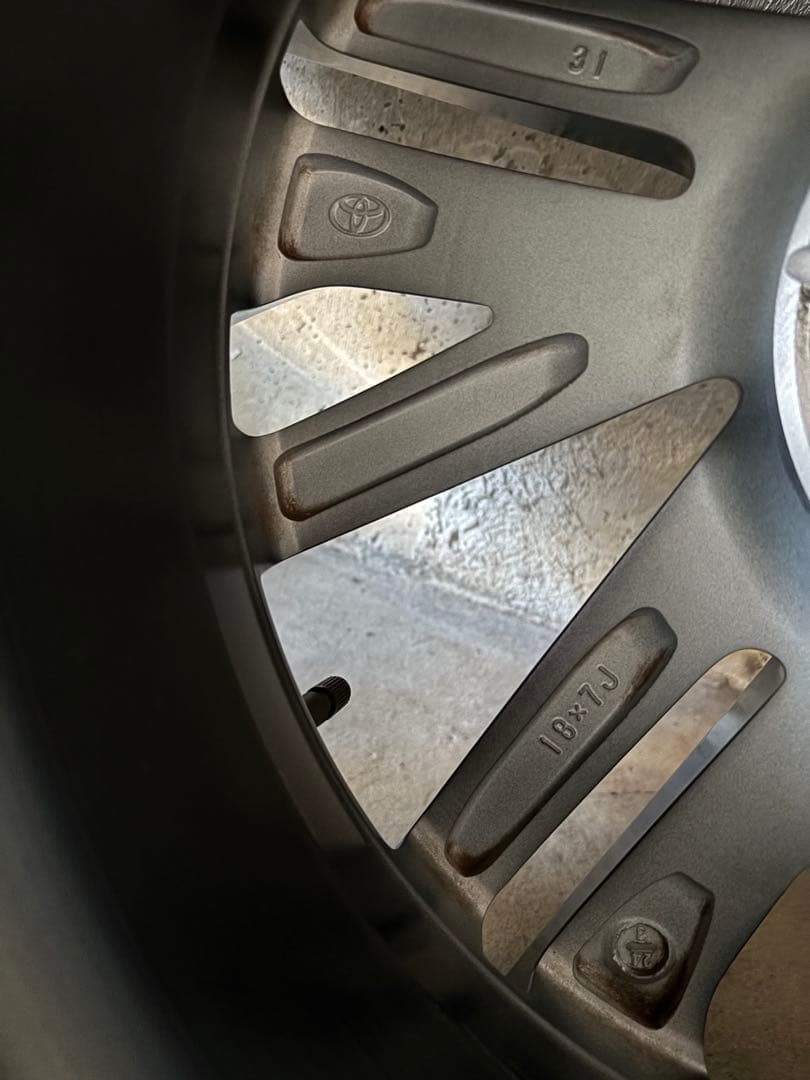 aoki カローラクロス純正ホイールとタイヤのセット 225/50 R18