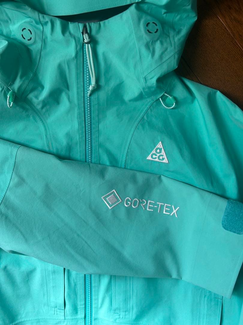 Nike ACG GORE-TEX ミントグリーンジャケット