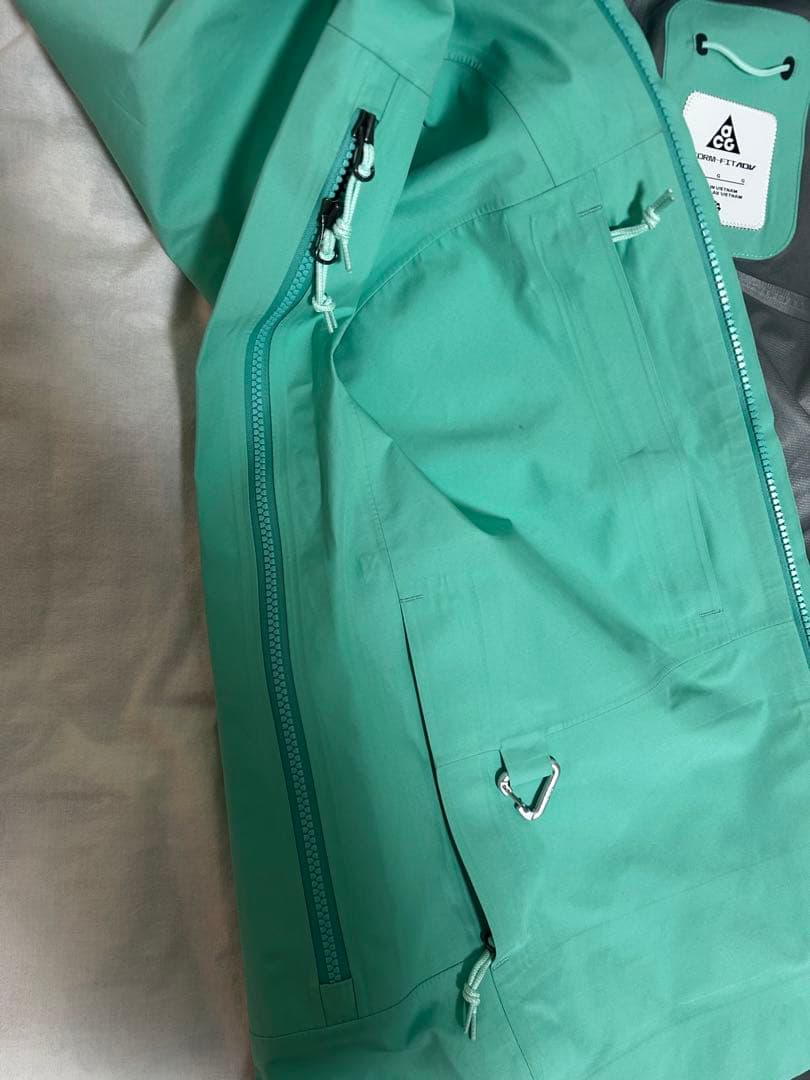 Nike ACG GORE-TEX ミントグリーンジャケット