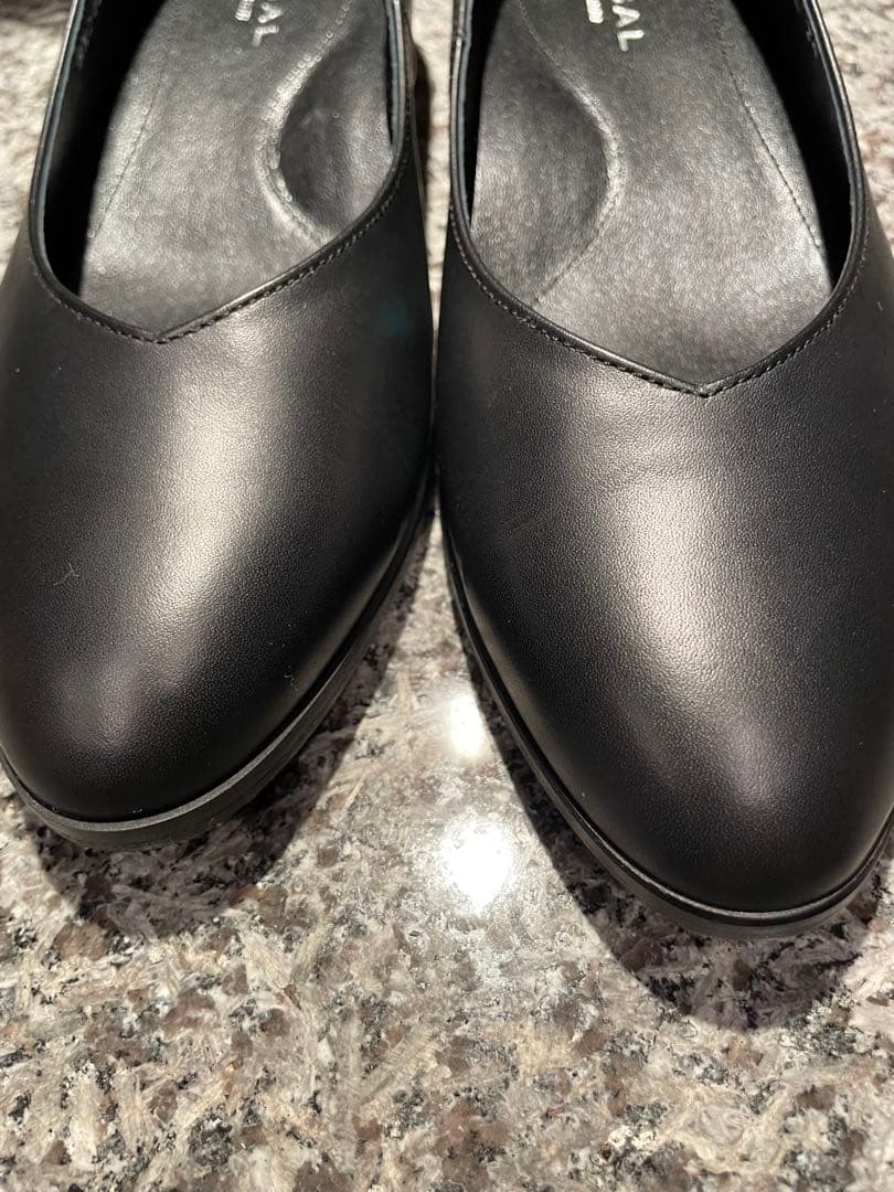 リーガルPLATINUM 黒パンプス24cm