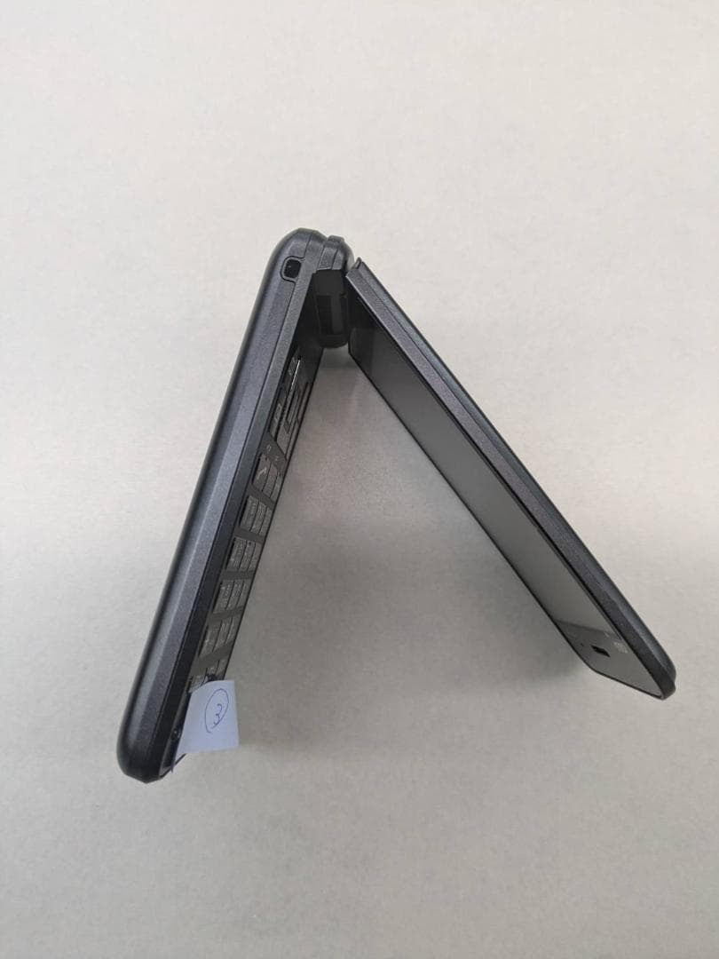 KDDI　GRATINA KYF42 ブラック　携帯電話