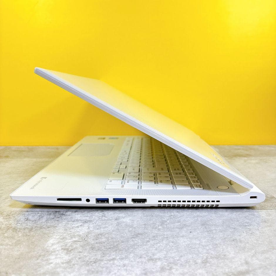 新品SSD搭載で快適✨ブルーレイ フルHD 薄型ノートパソコンWindows11