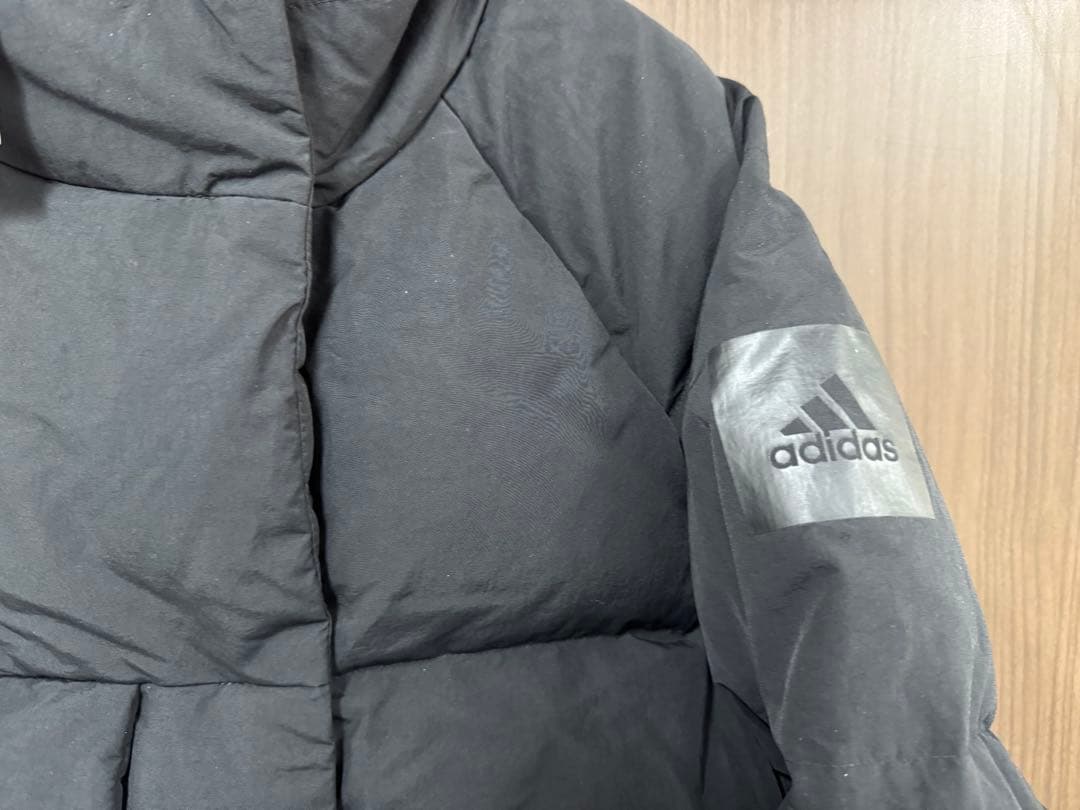 adidas ブラック ダウンジャケット タグ付き