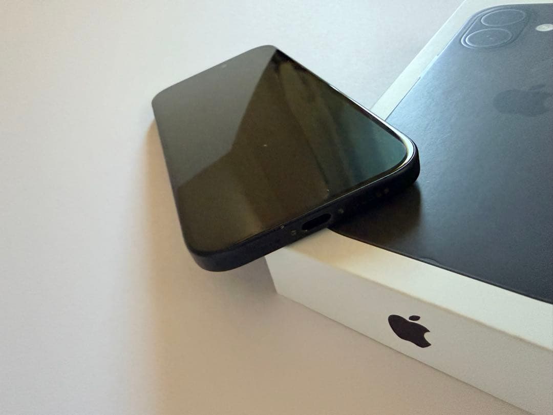 【美品】iPhone16 本体 SIMフリー ブラック 128GB