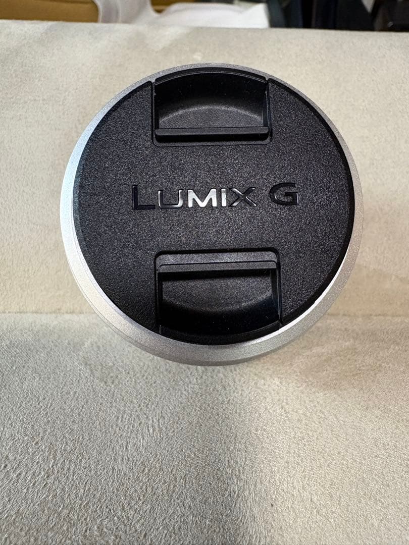 【美品】LUMIX 単焦点レンズ 25ミリ　ルミックス H-H025 シルバー