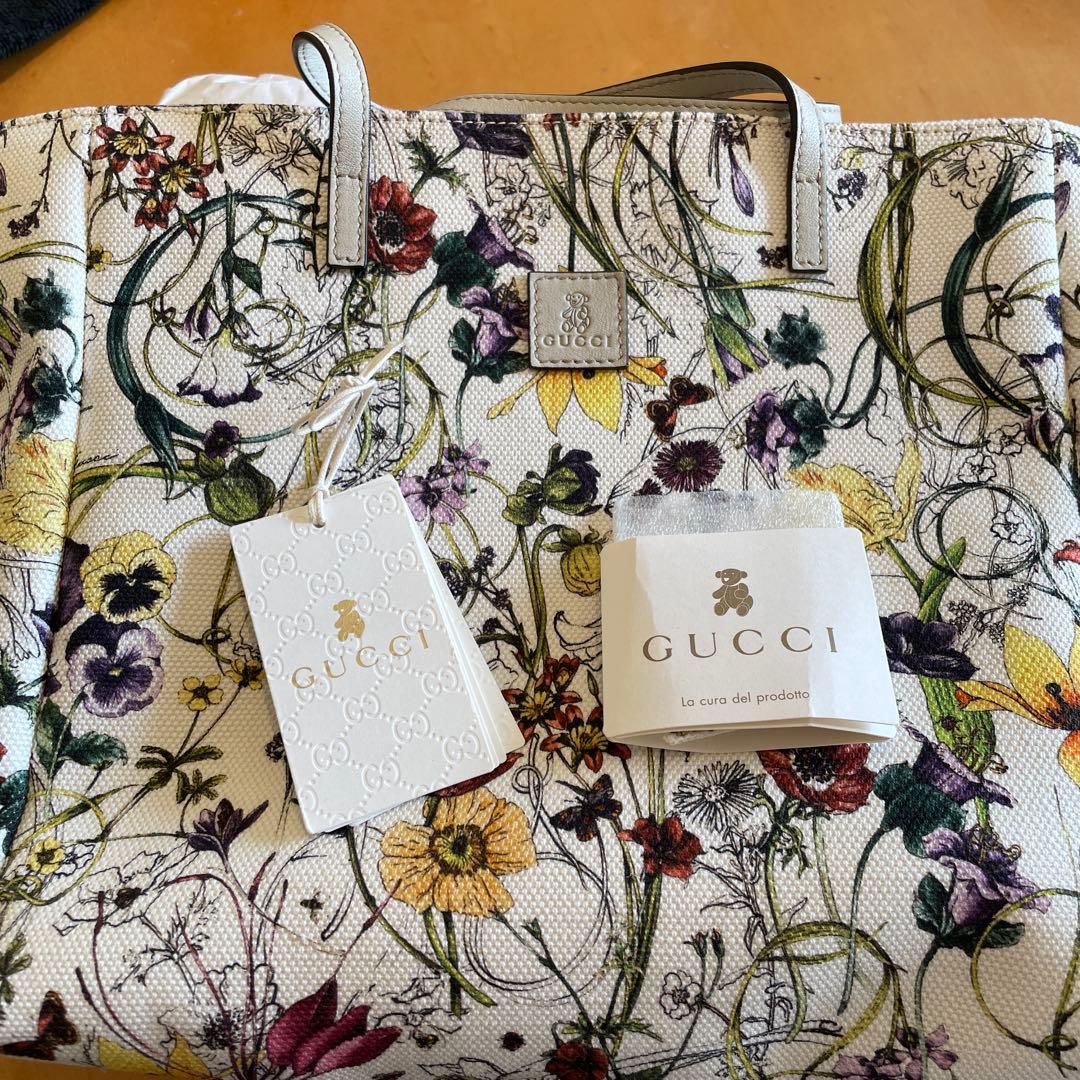 GUCCI 花柄 トートバッグ チャーム付き