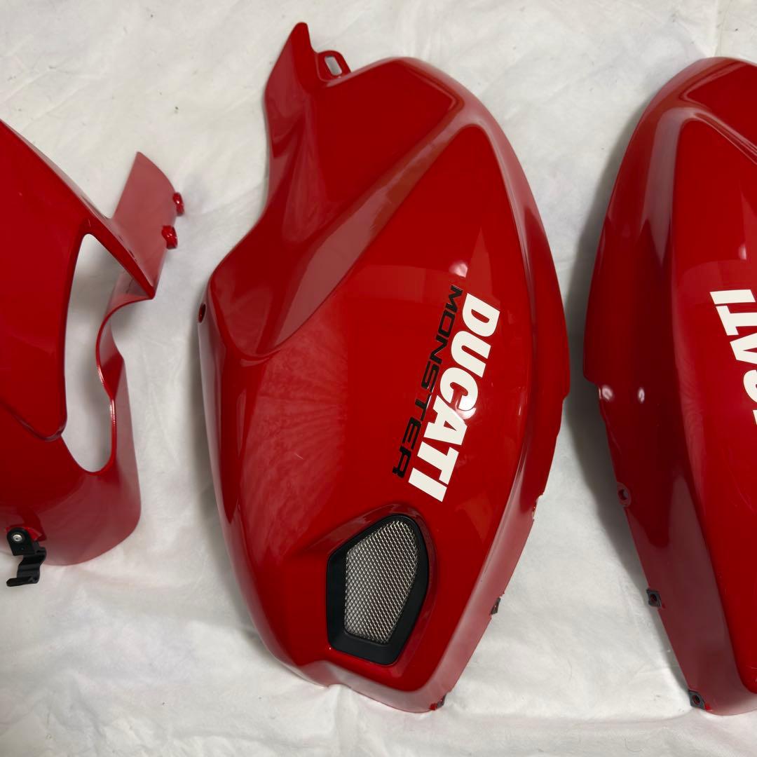 DUCATI MONSTER レッドパーツ 3点セット