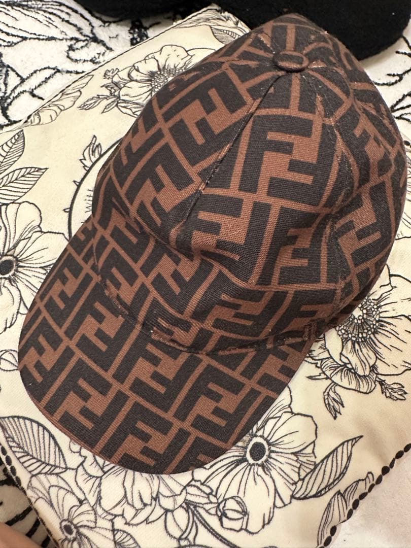 FENDI♡ズッカ柄♡イエロー♡キャップ