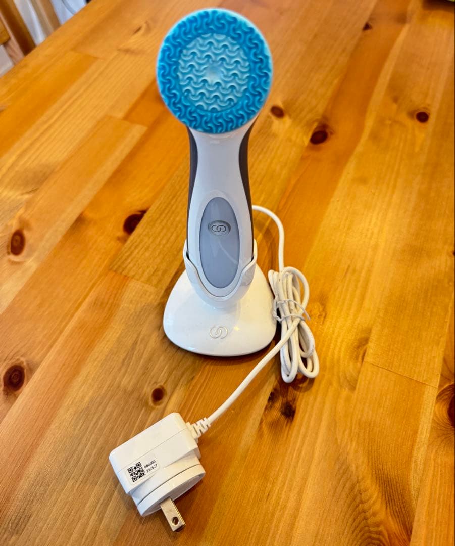 NU SKIN ルミスパ　クレンザー 充電器付き