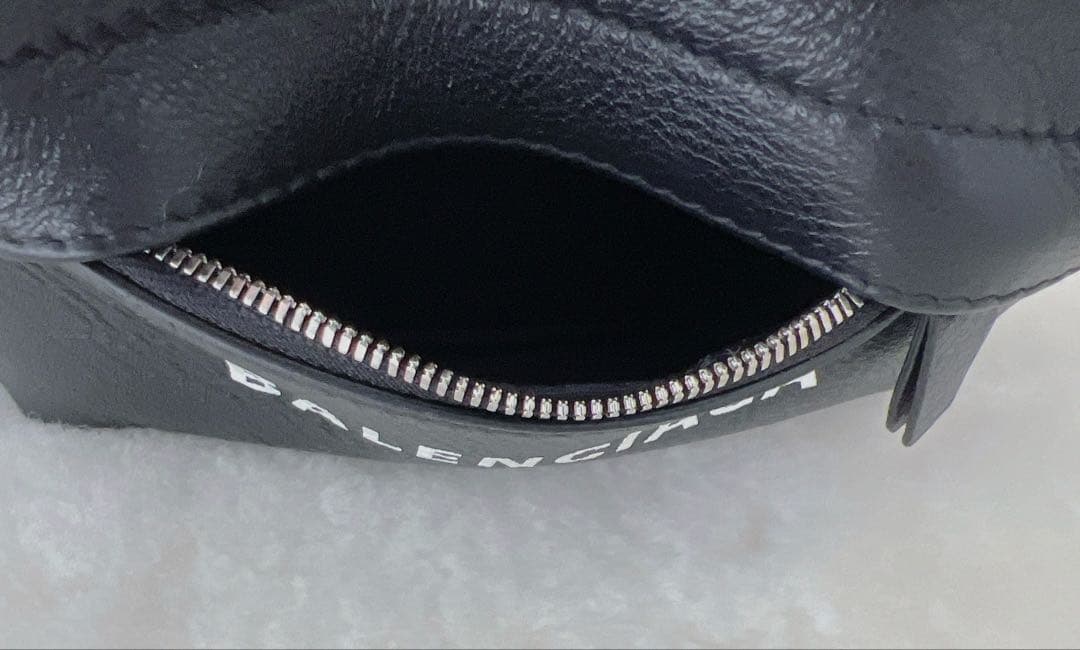 BALENCIAGA バレンシアガ ボディバッグ ウエストポーチ レザー ロゴ