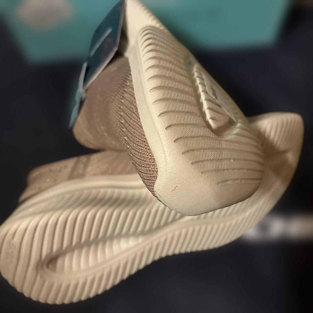 新品未使用！SKECHERS スリップインズ 限定モデル