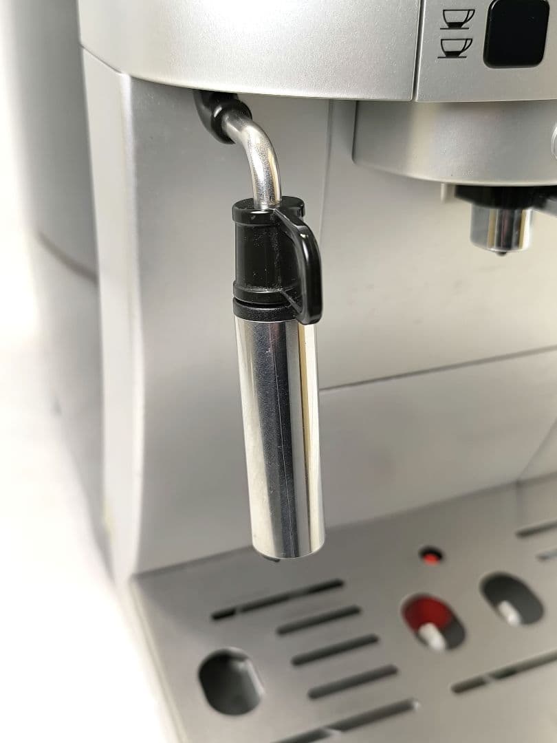 デロンギ　コンパクト2全自動コーヒーマシン　マグニフィカS　ECAM22110