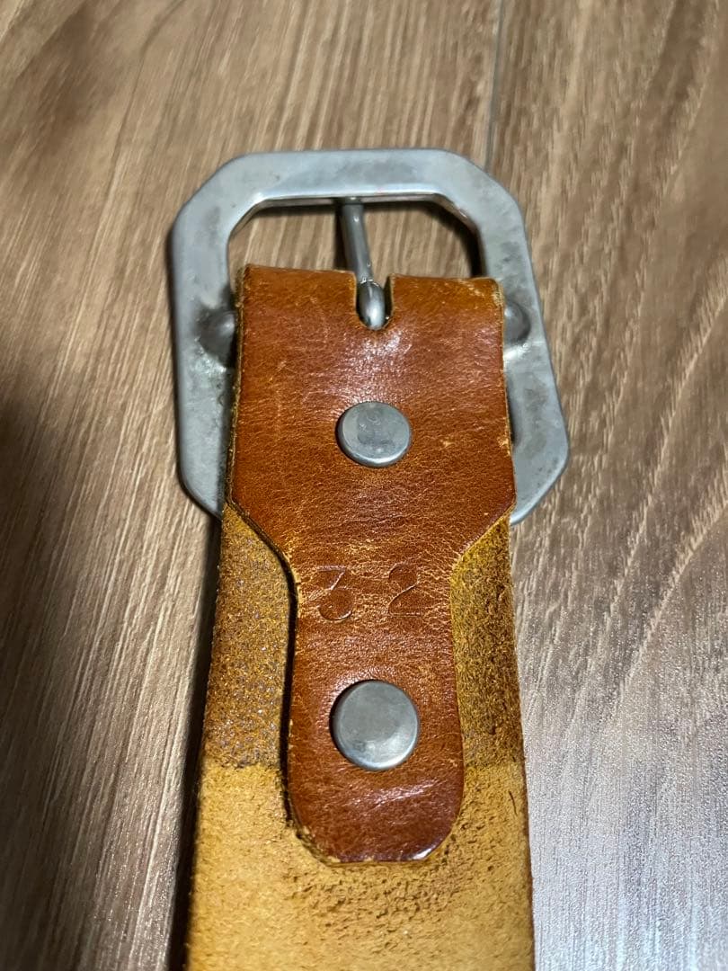 HTC レザーベルト フラワースタッズ 32インチ