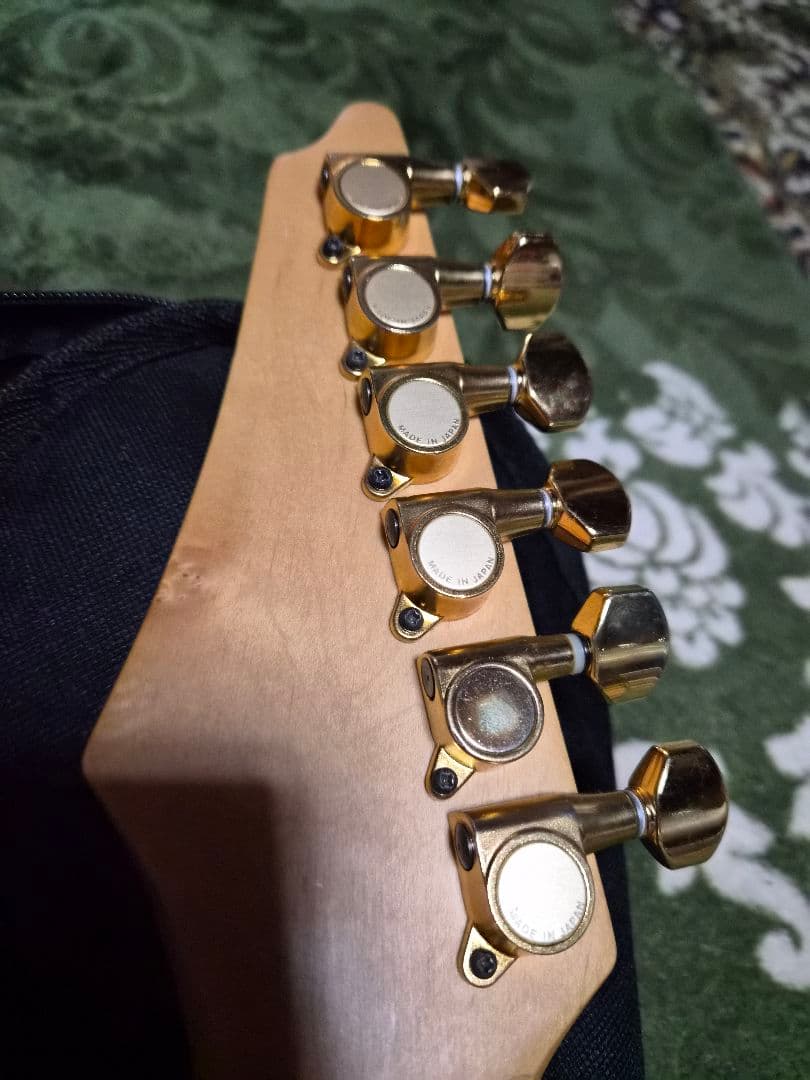 BST-480 3TS (Bacchus)限定生産 　エレキギターフロイドローズ