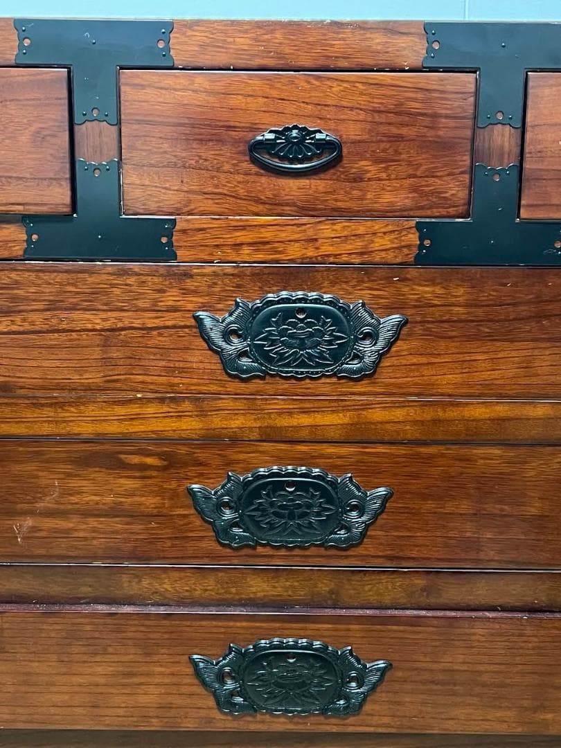 和箪笥　 昭和レトロ　時代箪笥　アンティーク 伝統工芸　金具　菊唐草 和家具