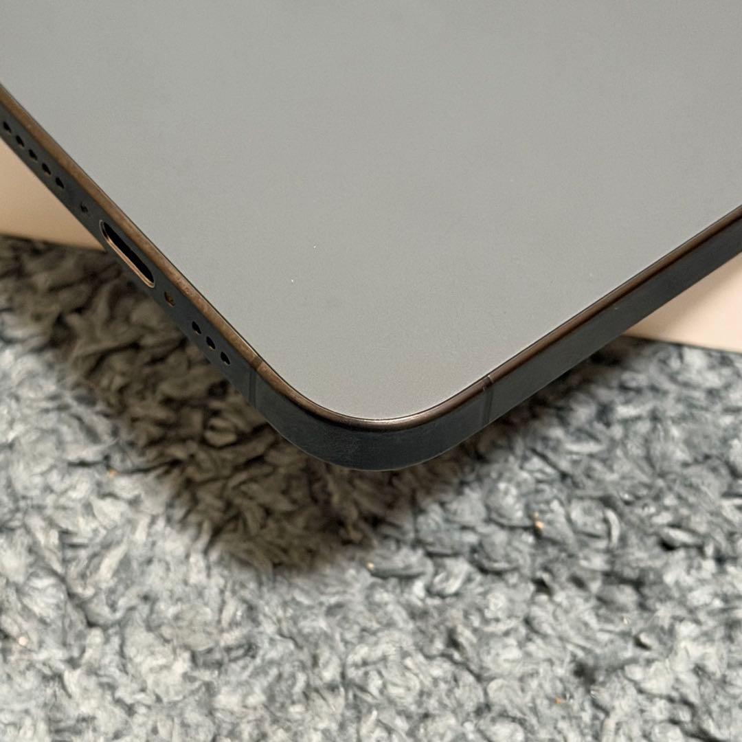 Apple iPhone 15Pro ブラックチタニウム256GB SIMフリー