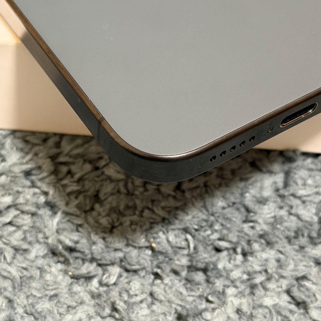 Apple iPhone 15Pro ブラックチタニウム256GB SIMフリー