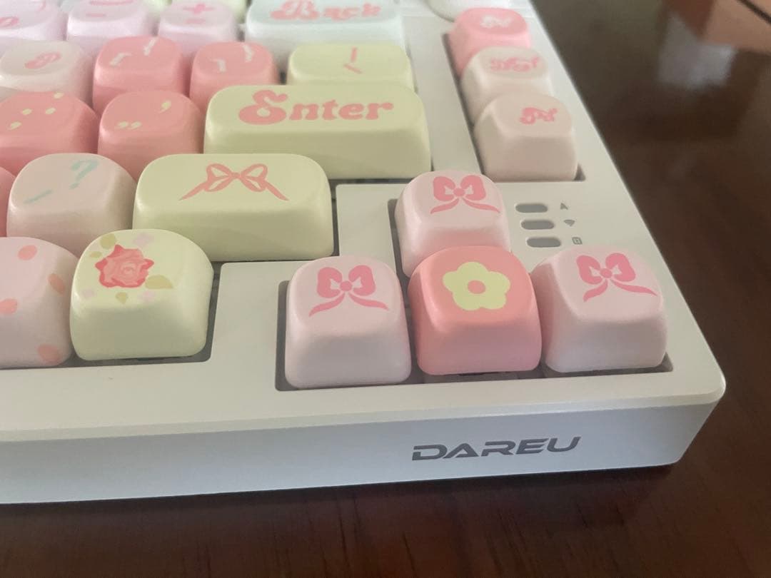 キーボード　かわいい　ピンク　打鍵音