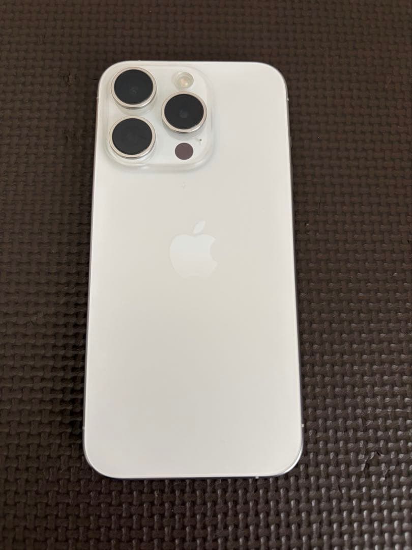 Apple iPhone 15 Pro ホワイトチタニウム 128GB