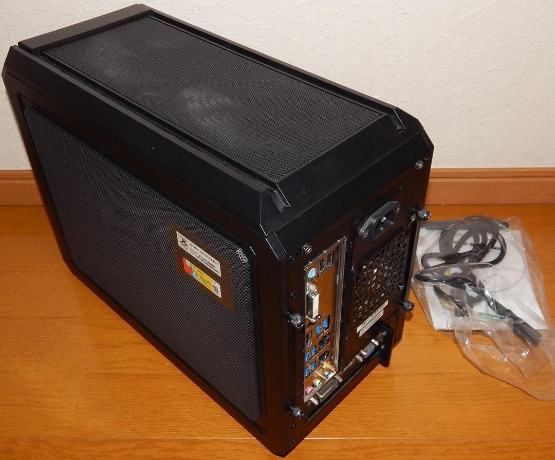 ツクモ G-GEAR キューブ型PC　i3 6100/GT730/Win11