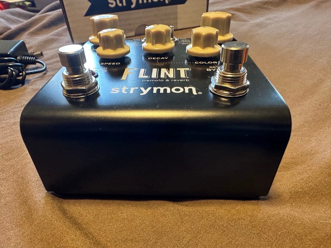 Strymon FLINT V1トレモロ & リバーブ