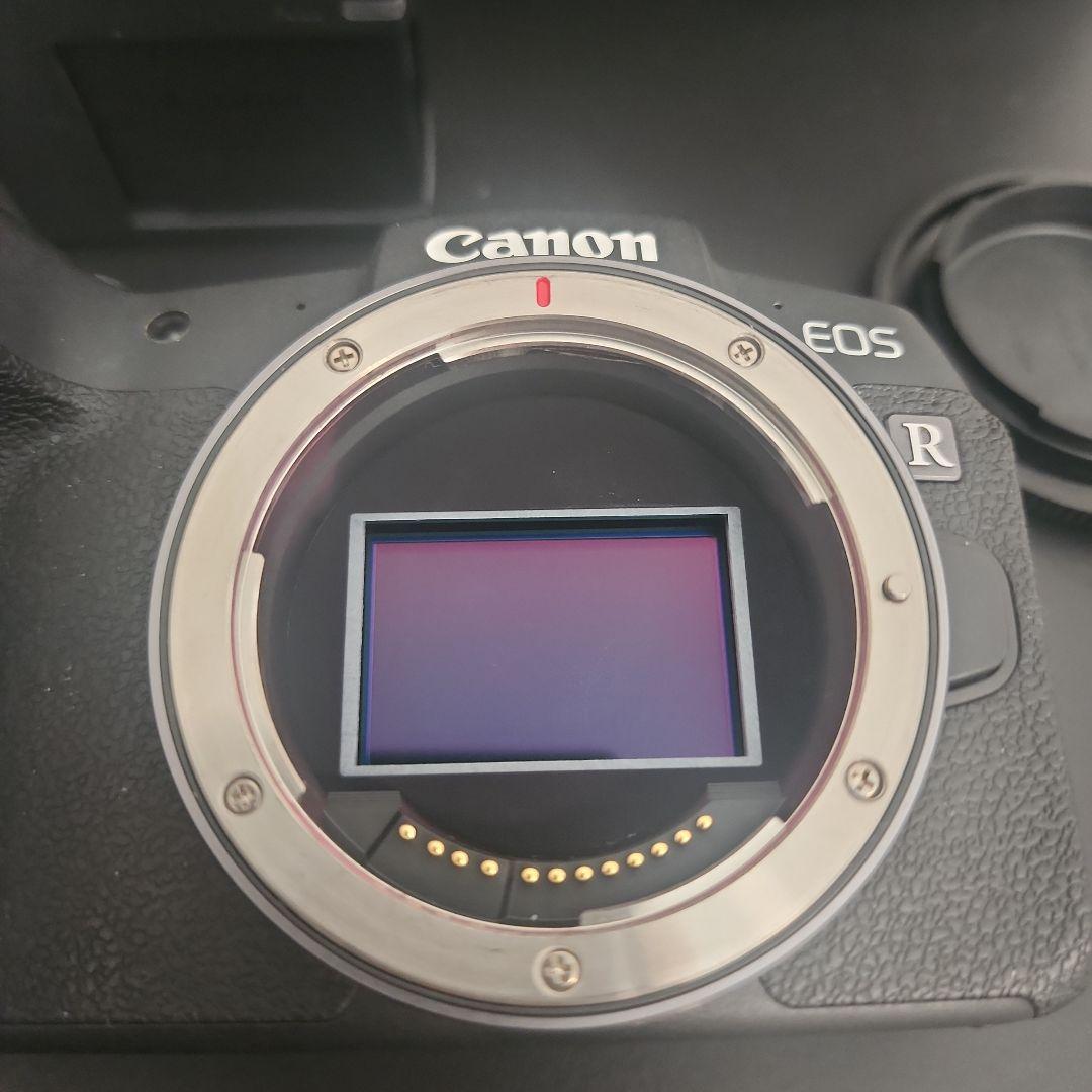 Canon EOS RP本体と付属品