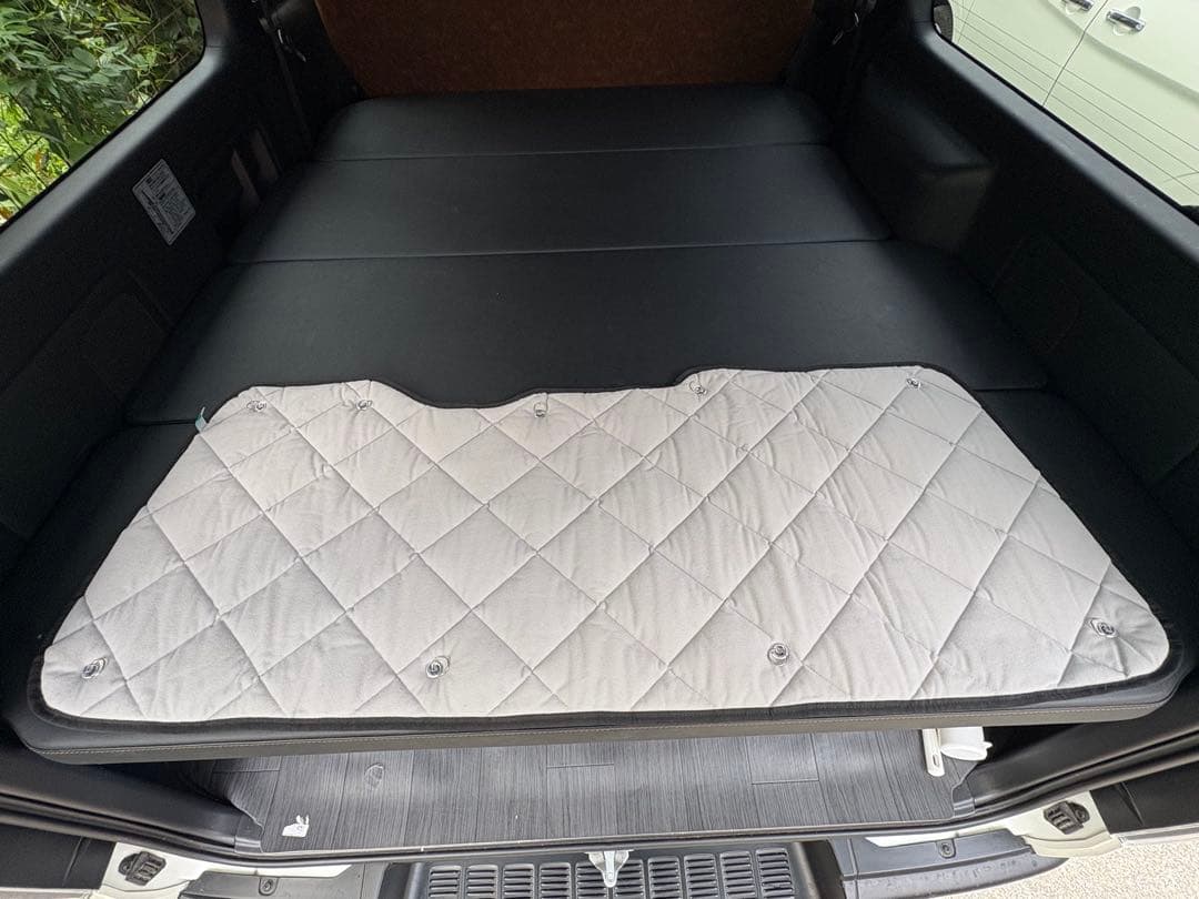 ハイエースバン　Aizu　アイズ　マルチシェード【セカンド左右：3分割】