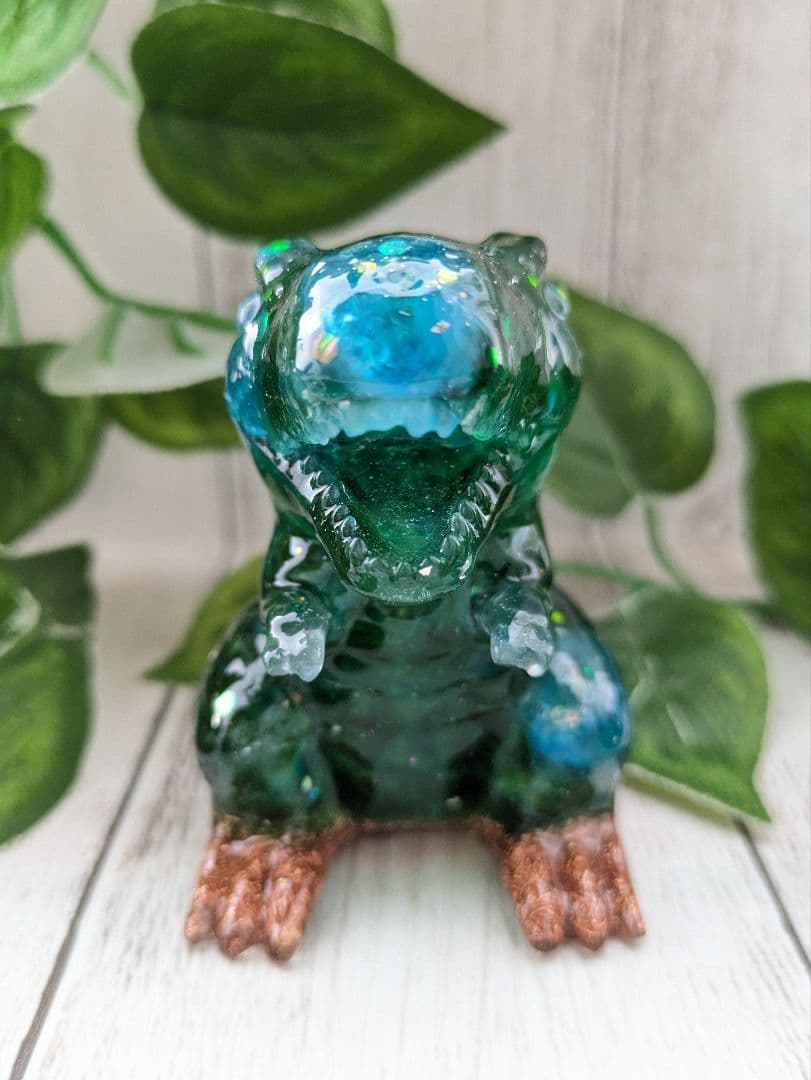 【skygray】スーパーセブンの恐竜ちゃん形オルゴナイト☆他３点