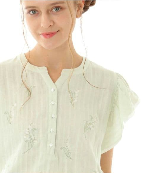 ◎新品未使用タグ付き　narue　ナルエー　パジャマ　すずらん刺繍　グリーン系