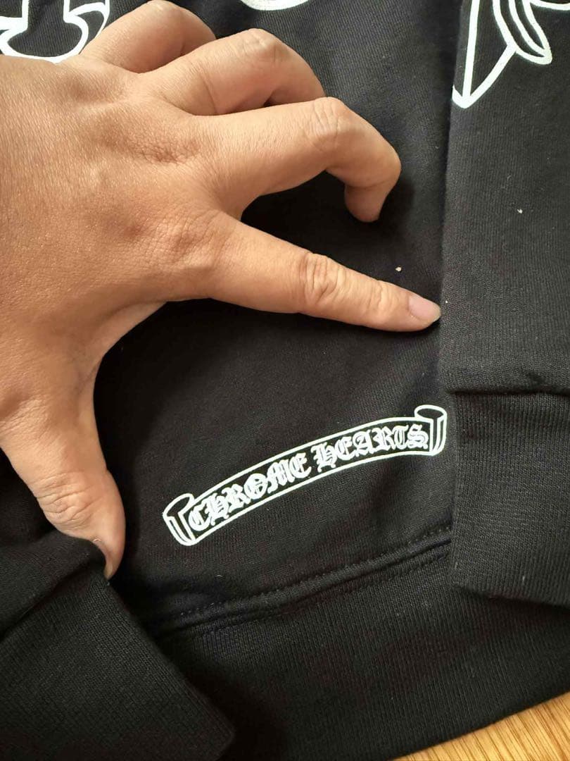 フローラルバックホースシュープリントジップパーカー