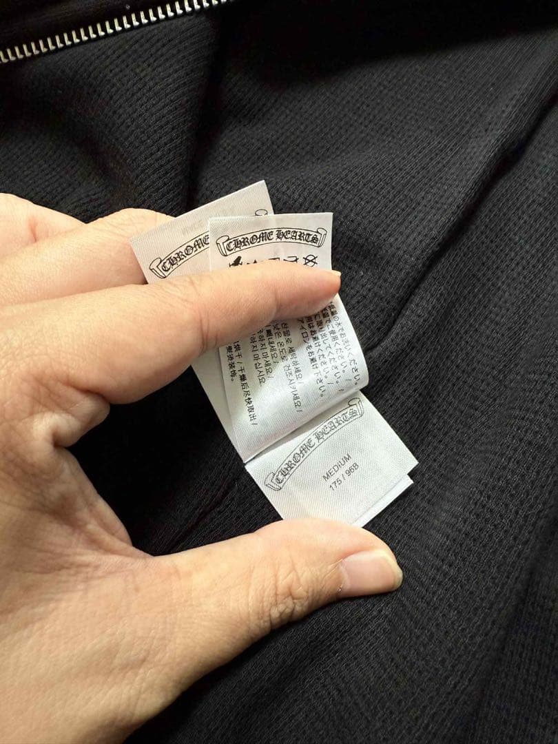 フローラルバックホースシュープリントジップパーカー