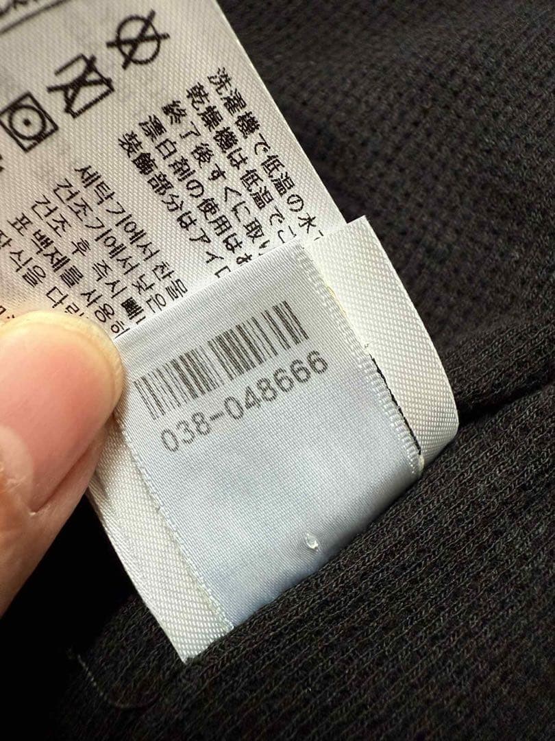 フローラルバックホースシュープリントジップパーカー